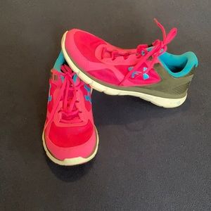 Women’s Under Armour Sneaker. Sz 10. Pink/blue/blk